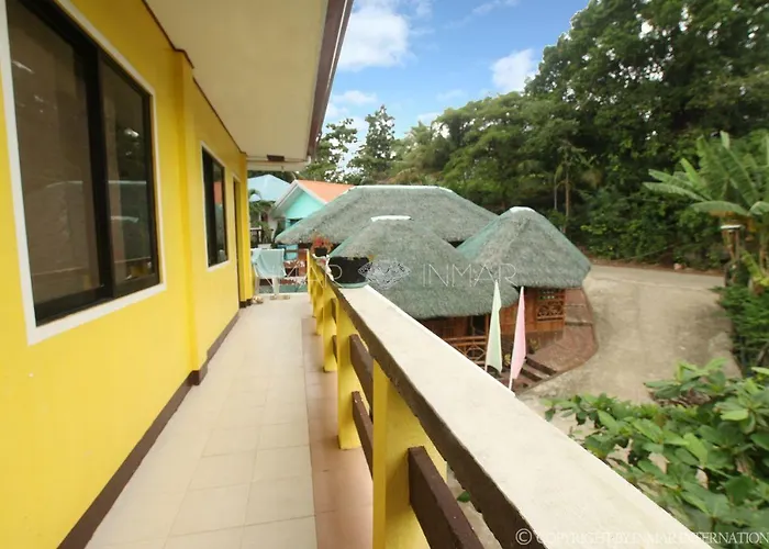 Pito's Sutokil & Bamboo Rock Resort *